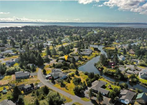 137 N Razor Clam Drive SW Ocean Shores WA 98569