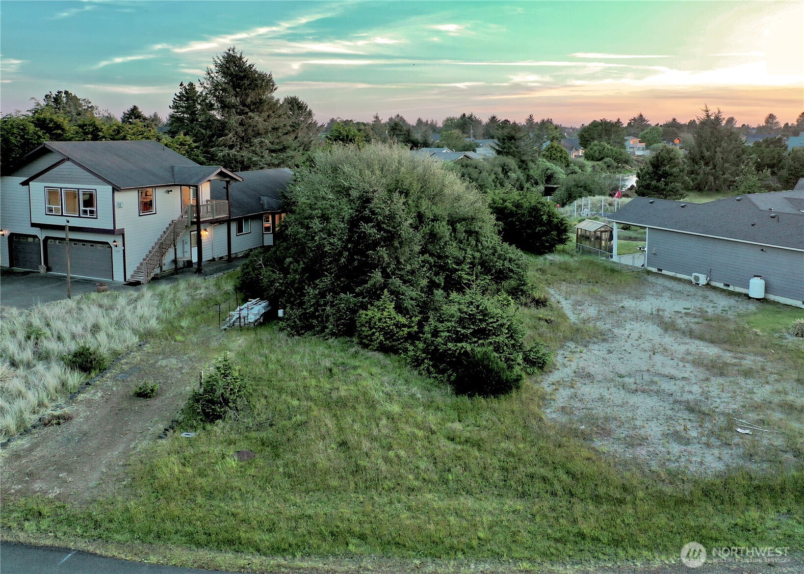 137 N Razor Clam Drive SW Ocean Shores WA 98569