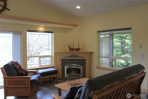 137 N Razor Clam Drive SW Ocean Shores WA 98569