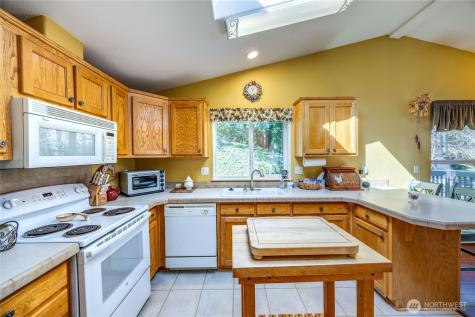 600 Lincoln Road Poulsbo WA 98370