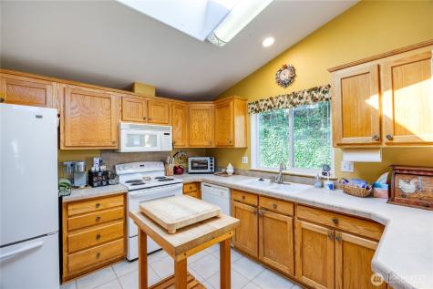 600 Lincoln Road Poulsbo WA 98370