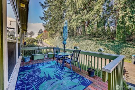 600 Lincoln Road Poulsbo WA 98370