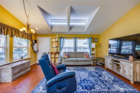 600 Lincoln Road Poulsbo WA 98370