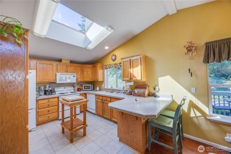 600 Lincoln Road Poulsbo WA 98370