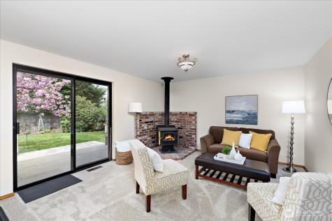 3910 Maple Road Lynnwood WA 98037