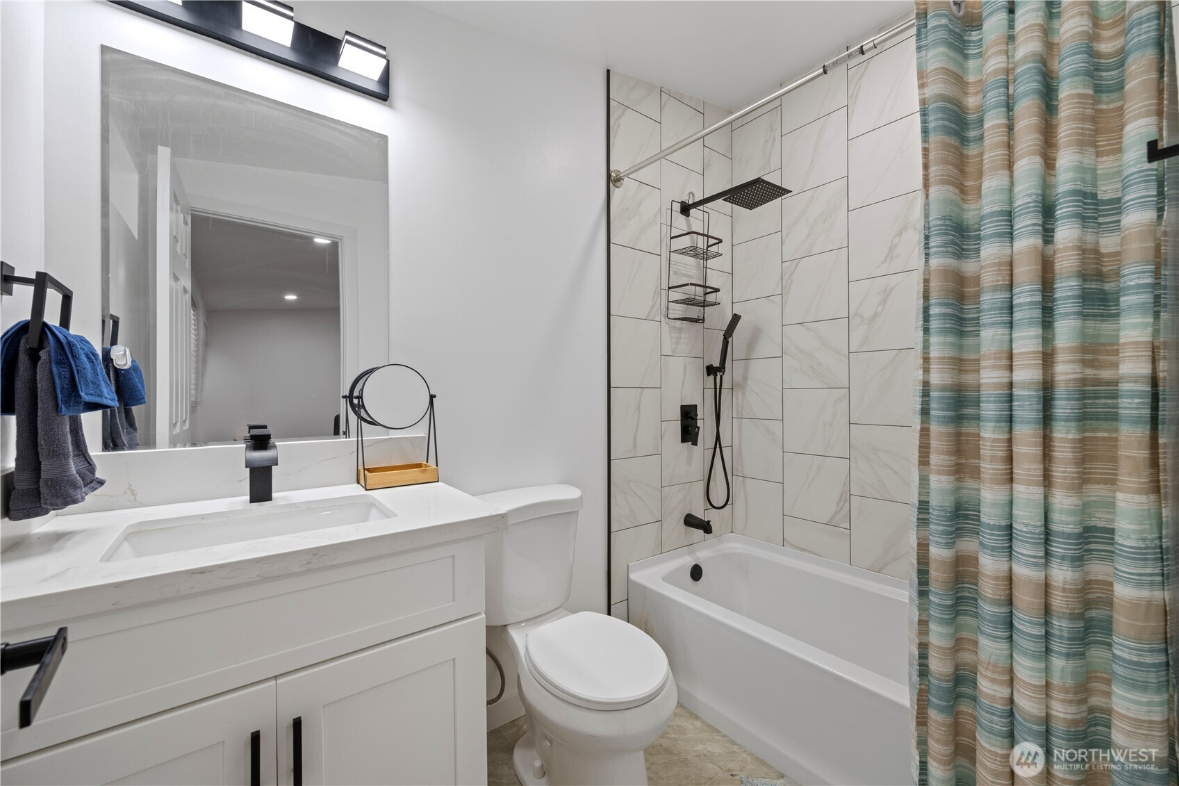 415 Lakeview Road Lynnwood WA 98087