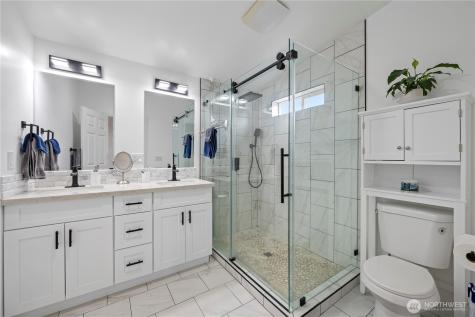 415 Lakeview Road Lynnwood WA 98087