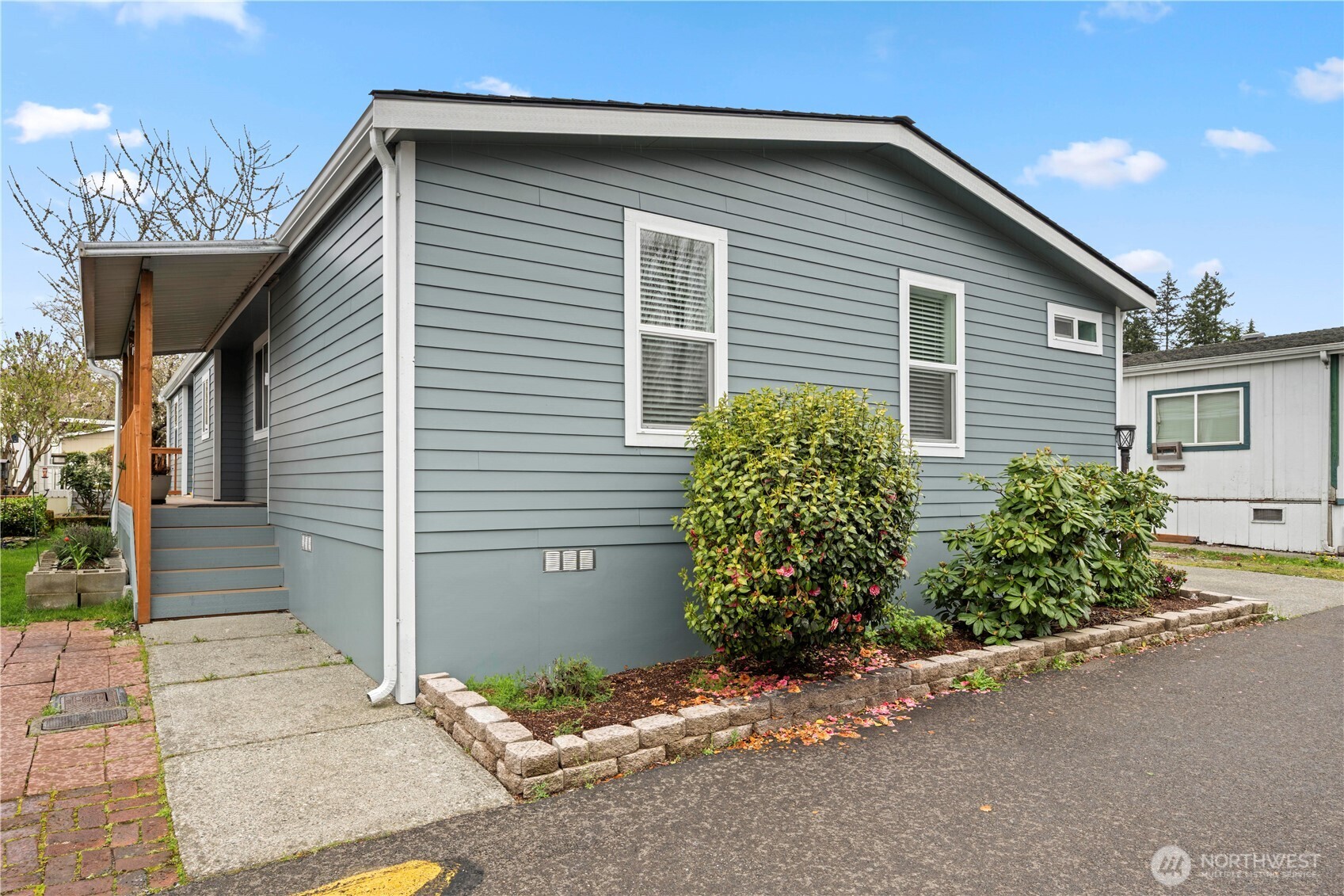 415 Lakeview Road Lynnwood WA 98087