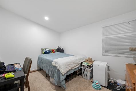 415 Lakeview Road Lynnwood WA 98087