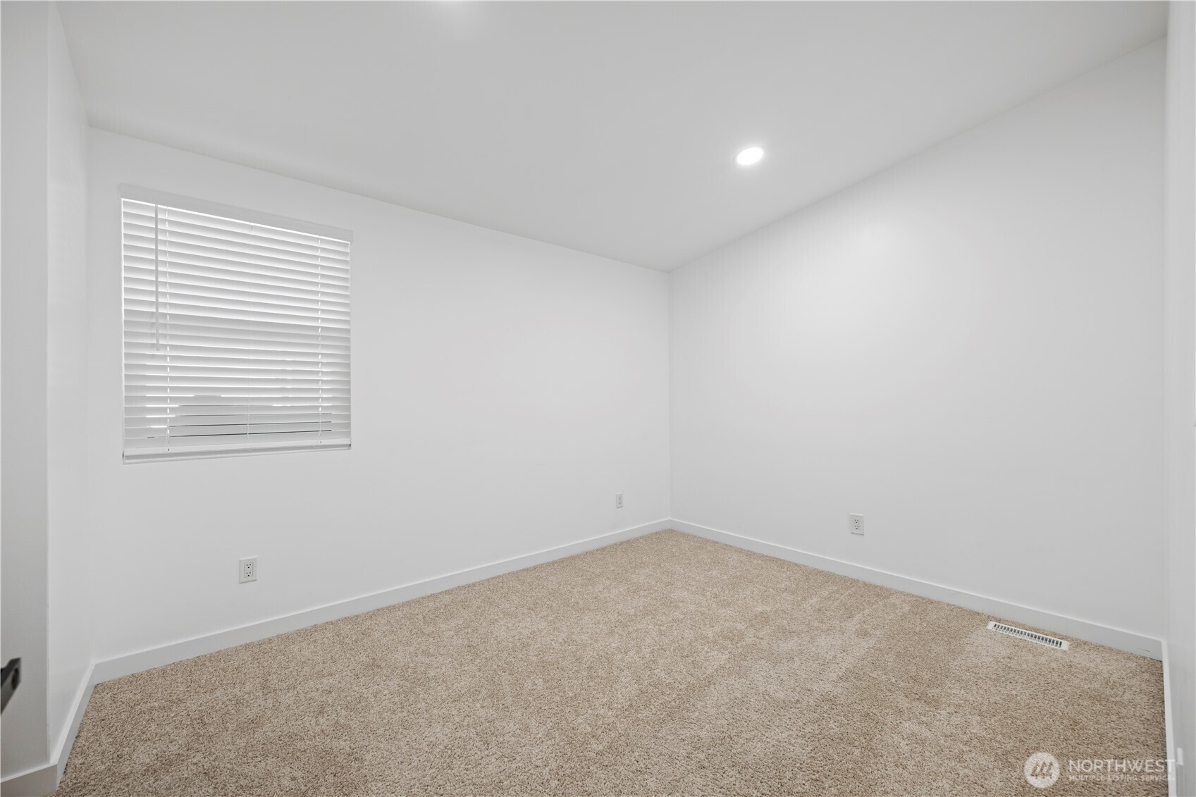 415 Lakeview Road Lynnwood WA 98087