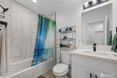 415 Lakeview Road Lynnwood WA 98087