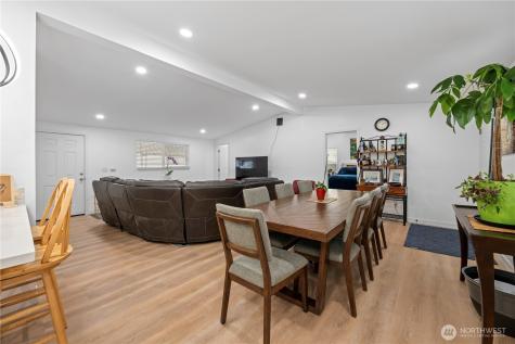 415 Lakeview Road Lynnwood WA 98087
