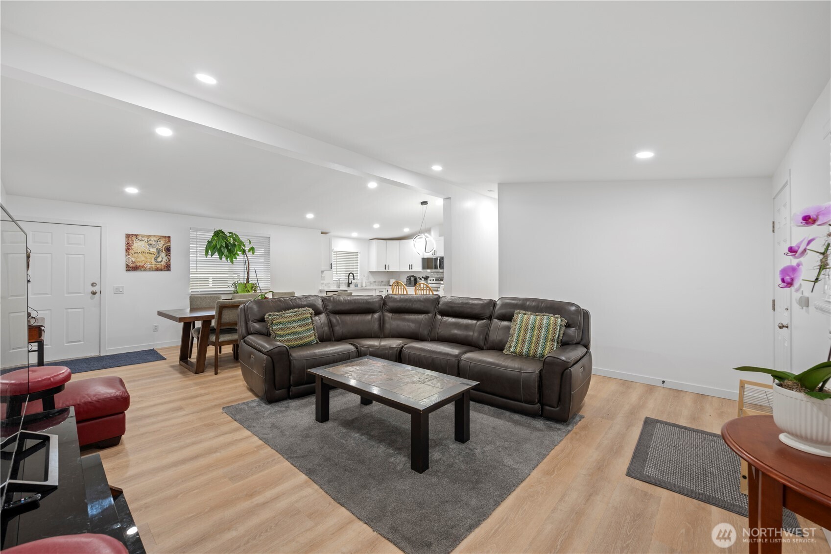 415 Lakeview Road Lynnwood WA 98087