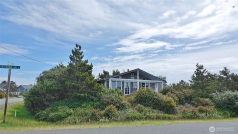 1056 Greenview Avenue SW Ocean Shores WA 98569
