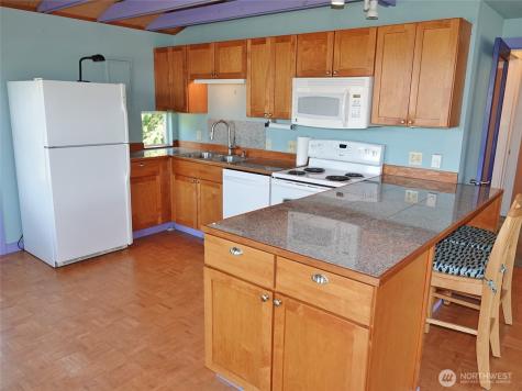 1056 Greenview Avenue SW Ocean Shores WA 98569