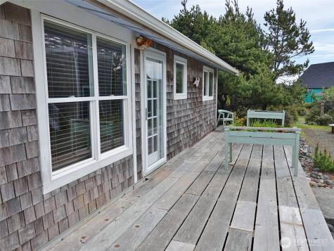 1056 Greenview Avenue SW Ocean Shores WA 98569