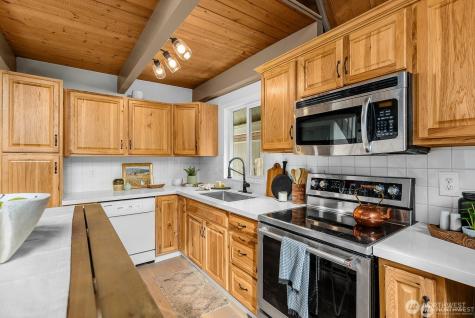 302 Melrose Drive Camano Island WA 98282