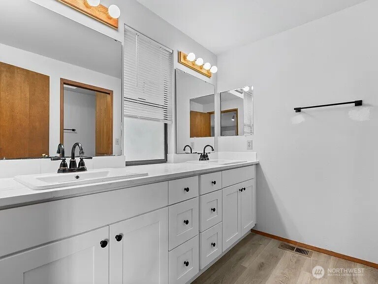 5008 NE 2nd Street Renton WA 98059
