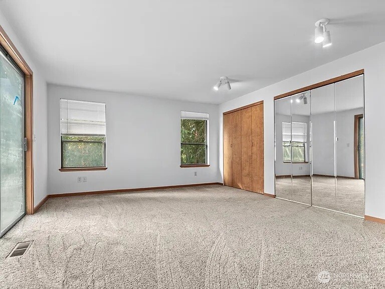 5008 NE 2nd Street Renton WA 98059