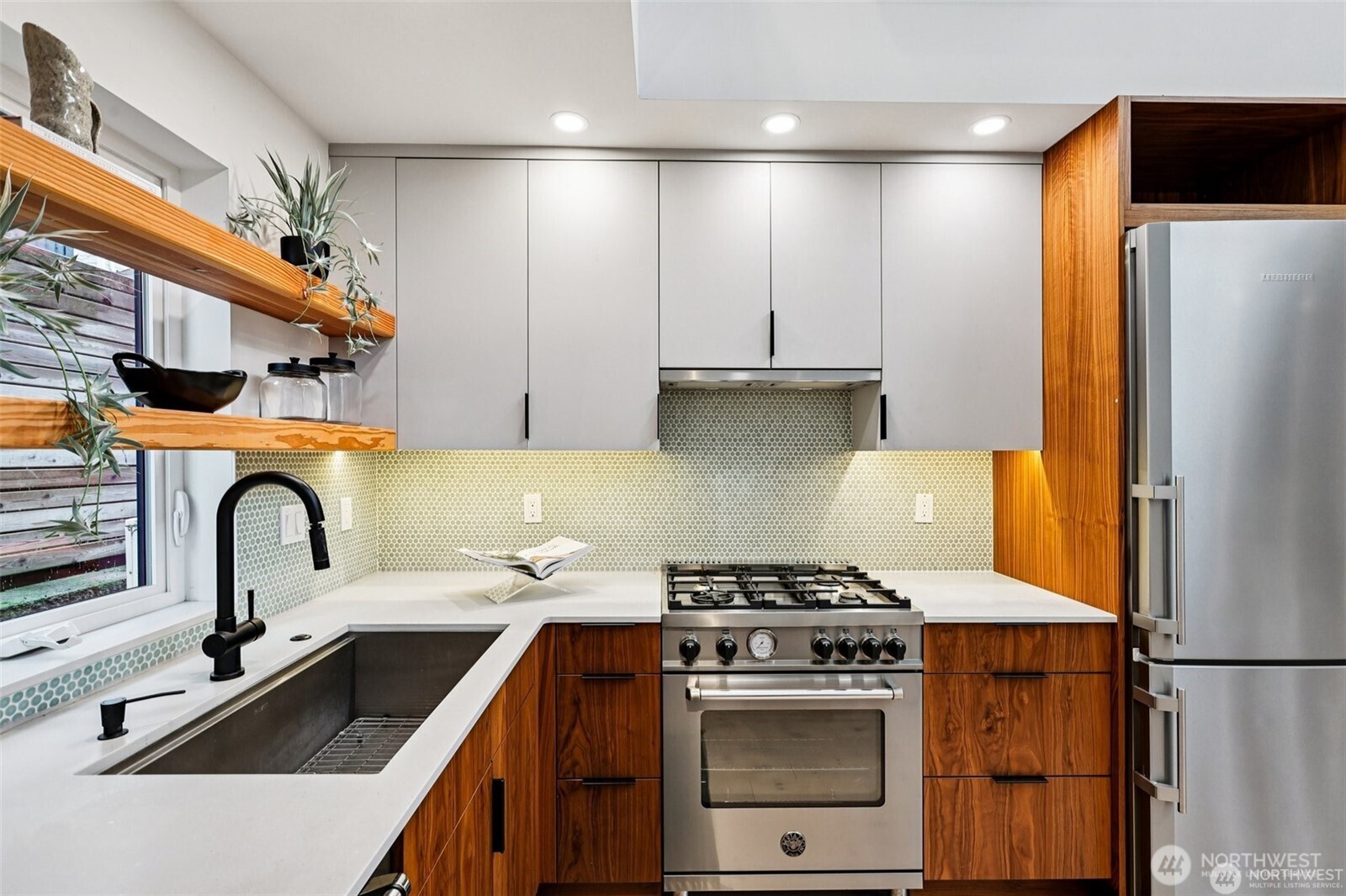 8605 5th Avenue NE Seattle WA 98115