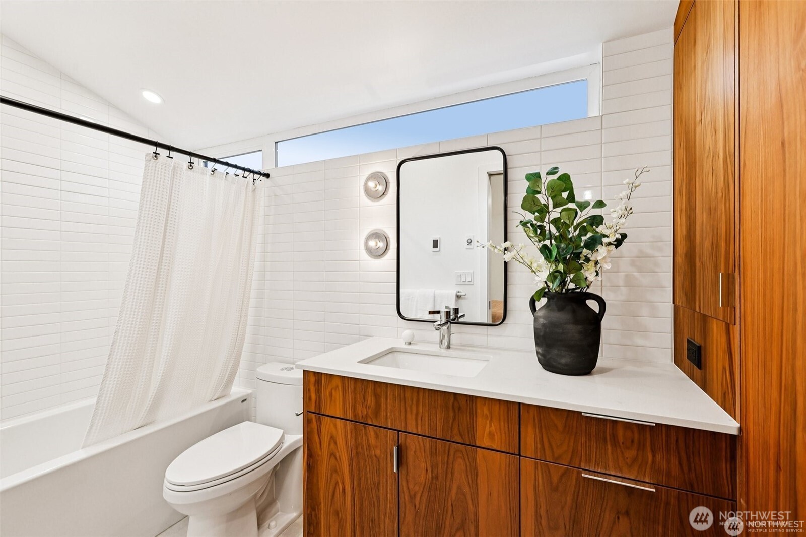 8605 5th Avenue NE Seattle WA 98115