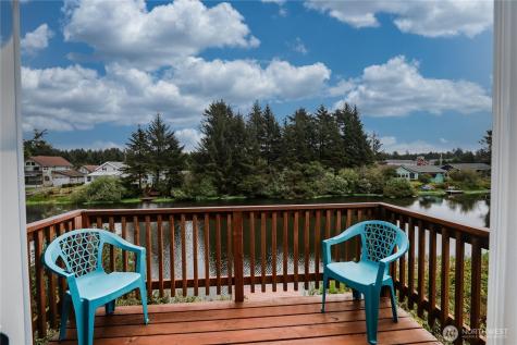 286 Point Brown Avenue SE Ocean Shores WA 98569