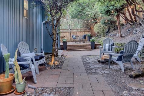 1915 11th Avenue S Seattle WA 98134