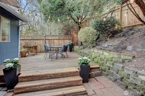 1915 11th Avenue S Seattle WA 98134