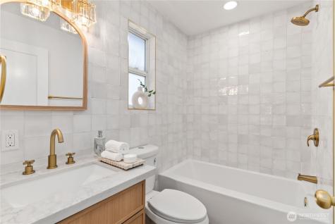 7435 S 118th Place Seattle WA 98178