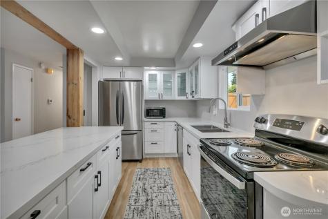 8254 NE 143rd Place Kirkland WA 98034