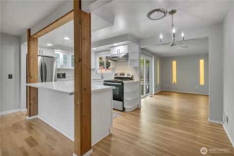 8254 NE 143rd Place Kirkland WA 98034
