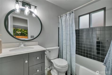 8254 NE 143rd Place Kirkland WA 98034