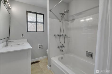 8254 NE 143rd Place Kirkland WA 98034