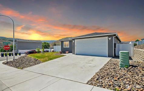 1114 S Newberry Lane East Wenatchee WA 98802