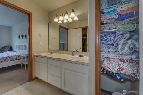 10648 NE Kingston Meadow Circle Kingston WA 98346