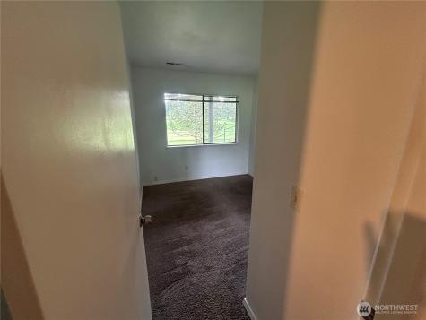 3707 Northshore Boulevard NE Tacoma WA 98422