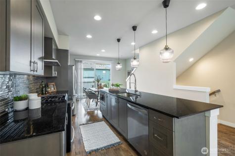 9725 10th Place SW Seattle WA 98106