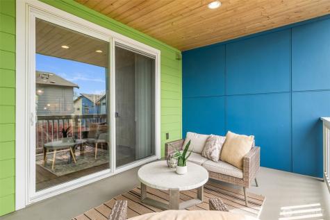 9725 10th Place SW Seattle WA 98106