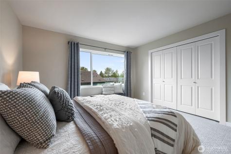 9725 10th Place SW Seattle WA 98106