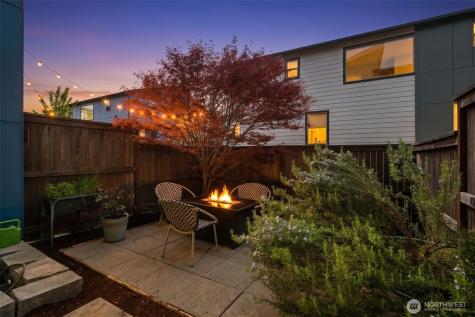 9725 10th Place SW Seattle WA 98106