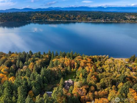 5815 NE Baker Hill Road Bainbridge Island WA 98110