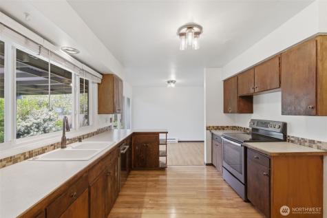 607 S 14th Street Shelton WA 98584