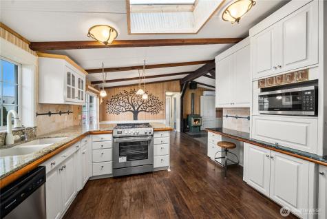 8220 37th Street Ct E Edgewood WA 98371