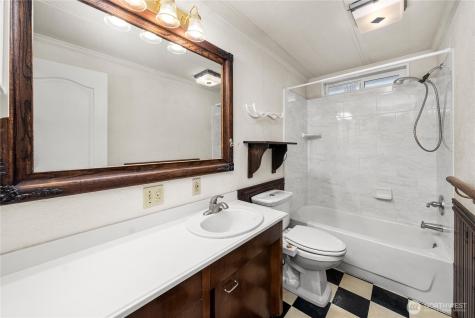 8220 37th Street Ct E Edgewood WA 98371