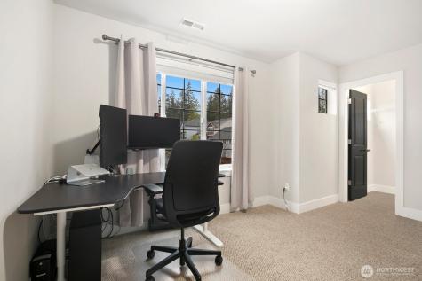 20025 6th Place W Lynnwood WA 98036