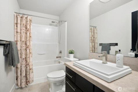 20025 6th Place W Lynnwood WA 98036