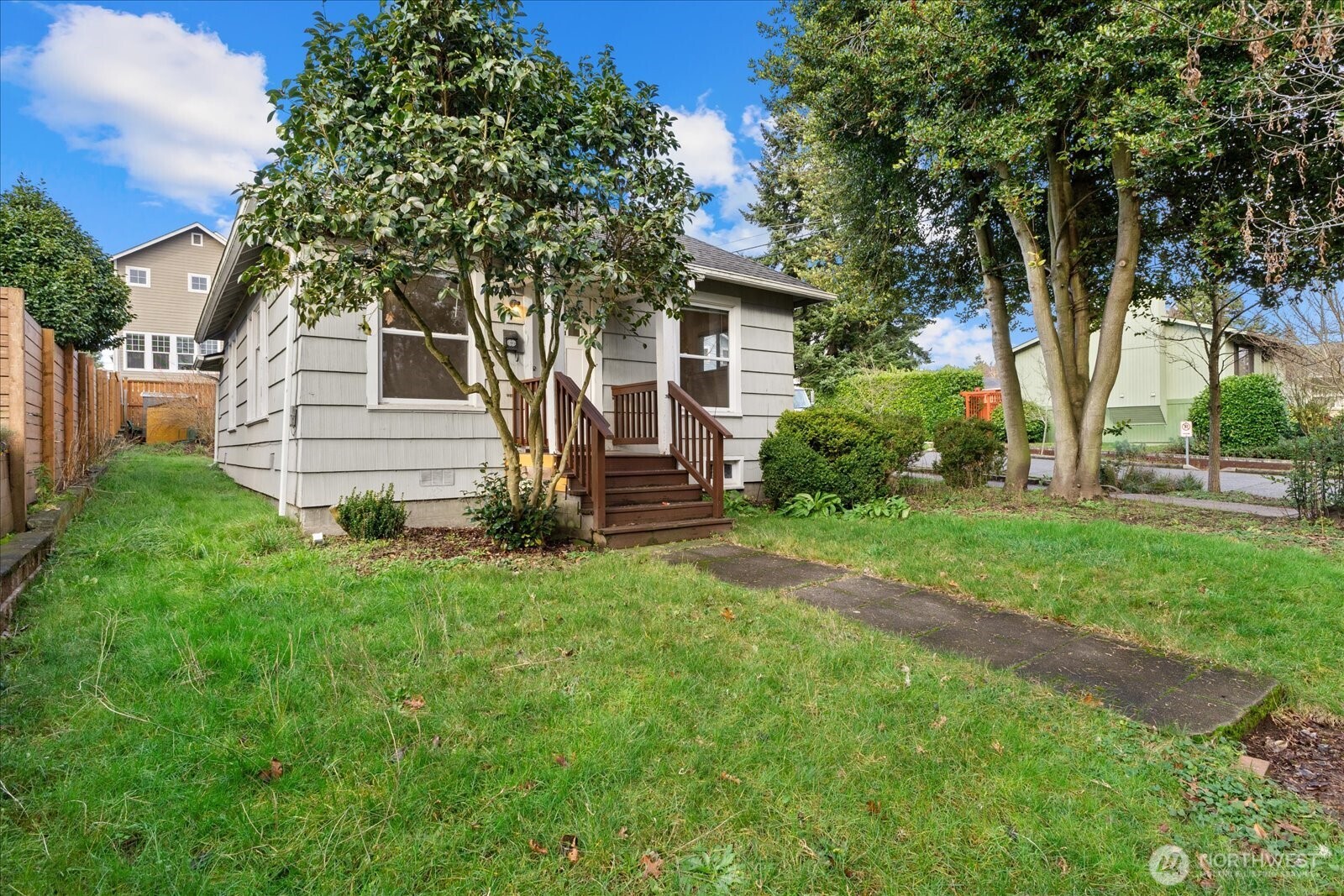 7361 17th Avenue NW Seattle WA 98117