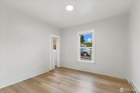 7361 17th Avenue NW Seattle WA 98117