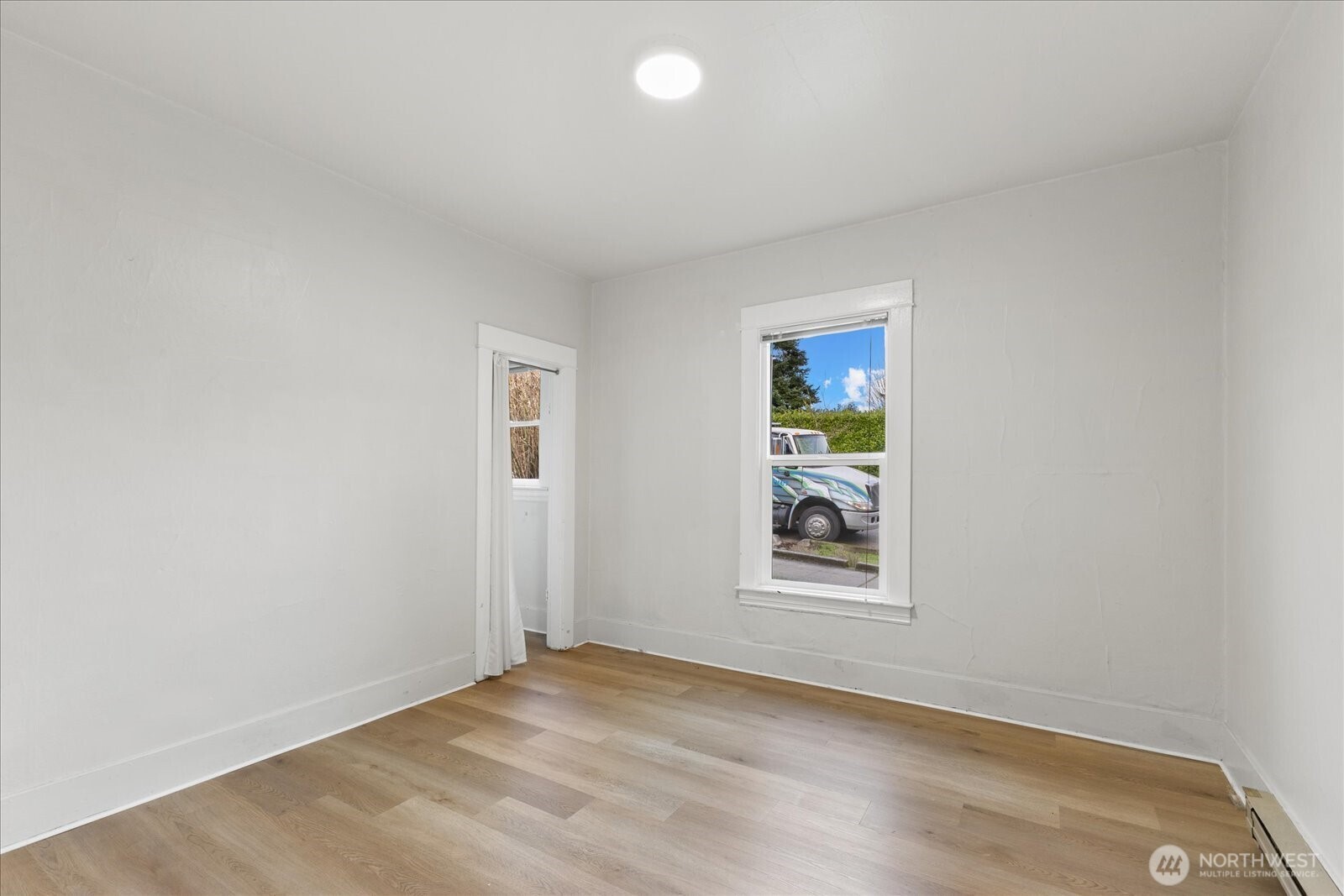 7361 17th Avenue NW Seattle WA 98117