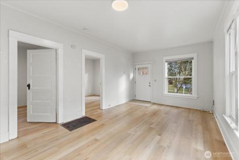 7361 17th Avenue NW Seattle WA 98117